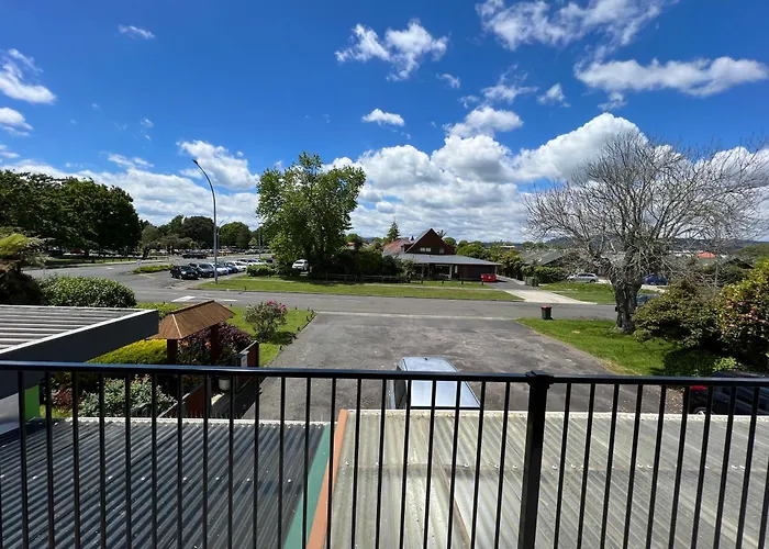 Parkview Homes "opposite Of Famous Kuirau Park" Rotorua