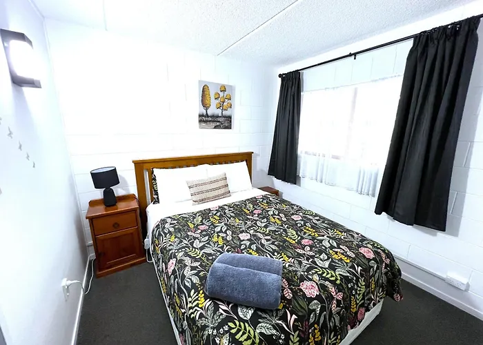 Parkview Homes "opposite Of Famous Kuirau Park" Rotorua