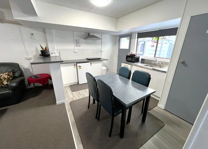 Parkview Homes "opposite Of Famous Kuirau Park" Rotorua